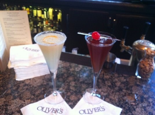 Oliver’s Lounge Oliver’s Lounge