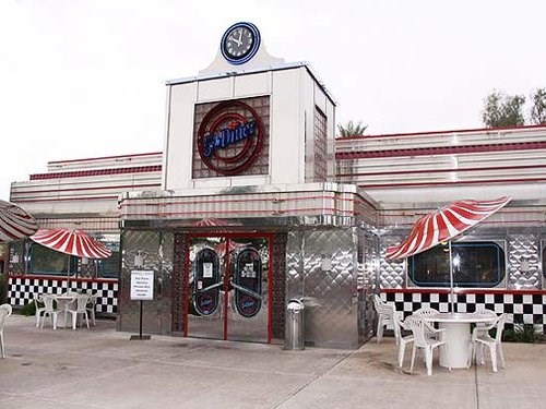 5 & Diner 5 & Diner